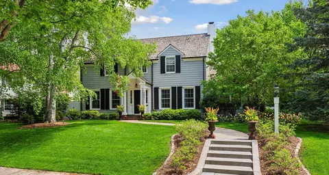 4621 Edina Blvd, Edina, MN 55424