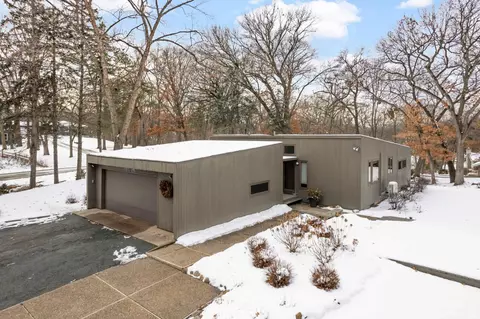 1 Basswood Ln, North Oaks, MN 55127