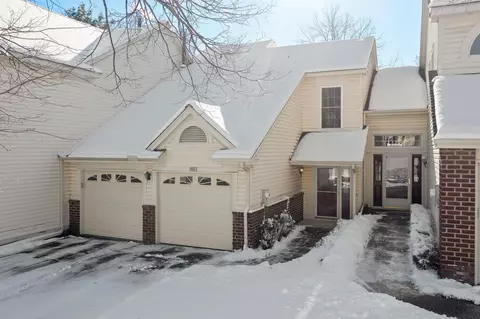11013 Oregon Curv, Bloomington, MN 55438