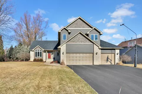 2427 Nebraska Ave E, Maplewood, MN 55119