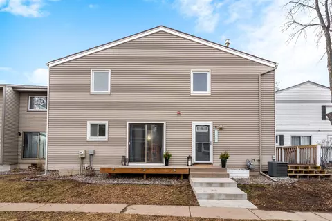 3446 Pilgrim Ln N, Plymouth, MN 55441