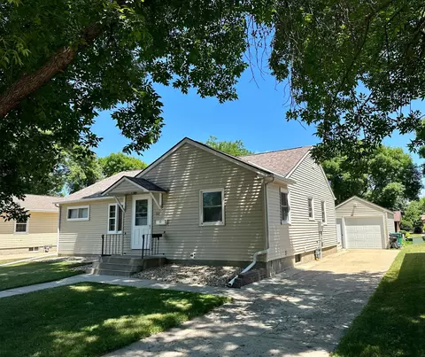 705 Brian St, Marshall, MN 56258