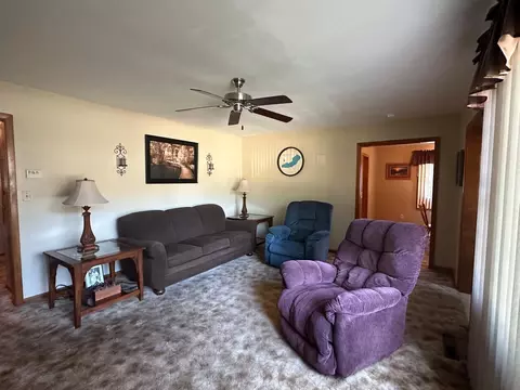 705 Brian St, Marshall, MN 56258 photo 5