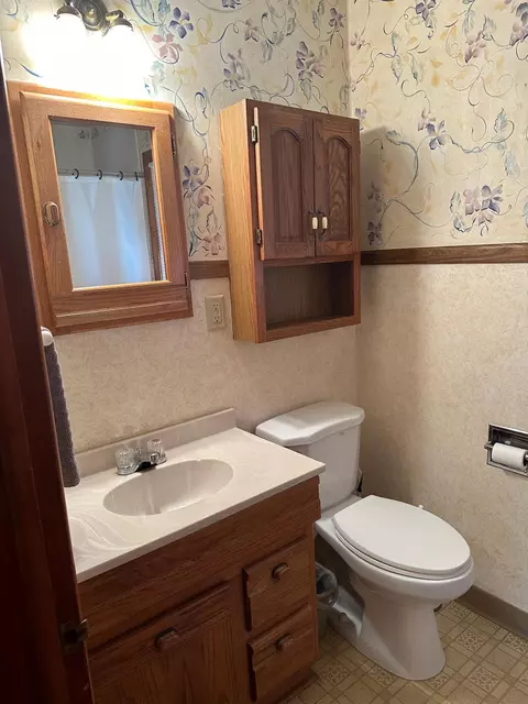 705 Brian St, Marshall, MN 56258 photo 13