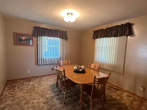 705 Brian St, Marshall, MN 56258 photo 7
