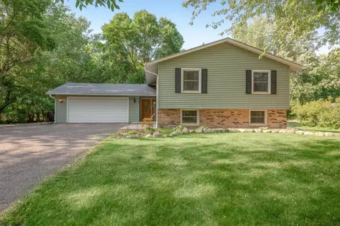 18500 25th Ave N, Plymouth, MN 55447