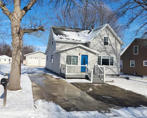 839 6th St SW, Pipestone, MN 56164