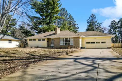 5444 Twin Lake Blvd E, Brooklyn Center, MN 55429