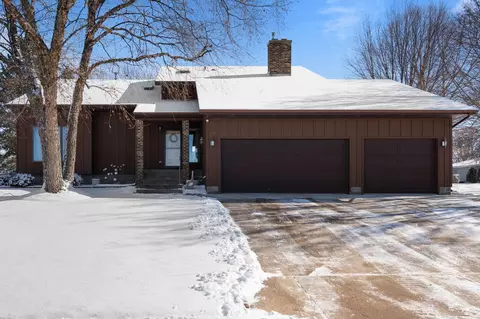 1410 Sunset Dr SW, Owatonna, MN 55060