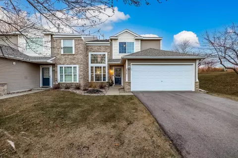 2836 Coach Ct, Chanhassen, MN 55317
