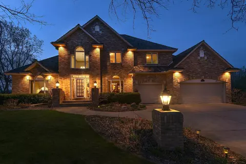 14382 Starrwood Cir, Eden Prairie, MN 55347