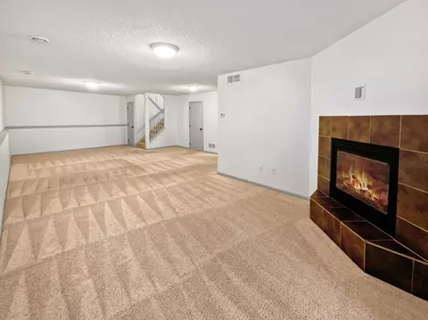832 Ravoux Cir, Chaska, MN 55318 photo 3