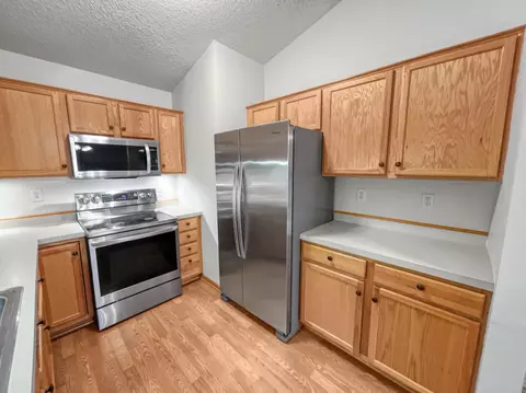 832 Ravoux Cir, Chaska, MN 55318 photo 14