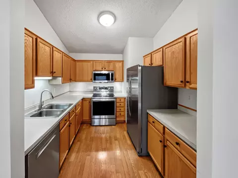 832 Ravoux Cir, Chaska, MN 55318 photo 12
