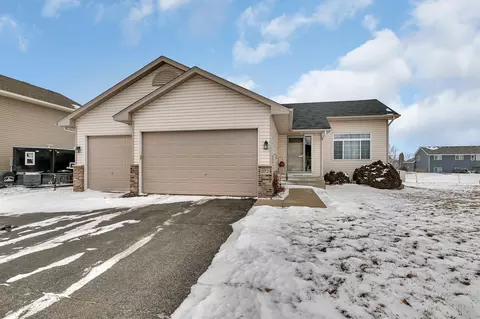 572 Knollwood St W, Annandale, MN 55302