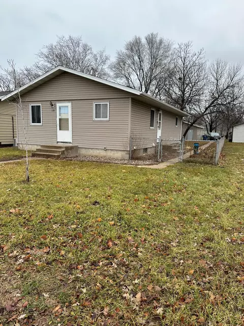 118 25th Ave S, Saint Cloud, MN 56301