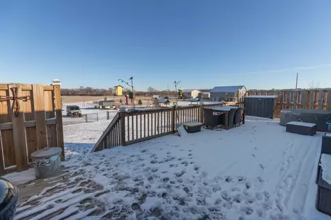 Exterior - 10 6th Ave SE, Elgin, MN 55932 photo 6 of 12