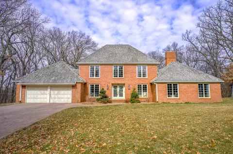 39 E Pleasant Lake Rd, North Oaks, MN 55127