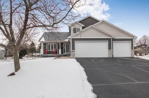 9807 Chestnut Ave N, Brooklyn Park, MN 55443