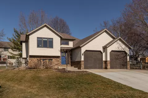 4229 Stoneham Ln NW, Rochester, MN 55901