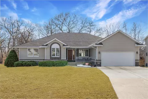 2125 Peregrine Ln, North Mankato, MN 56003