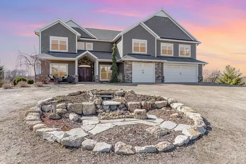18348 Loyola St NE, Columbus, MN 55025