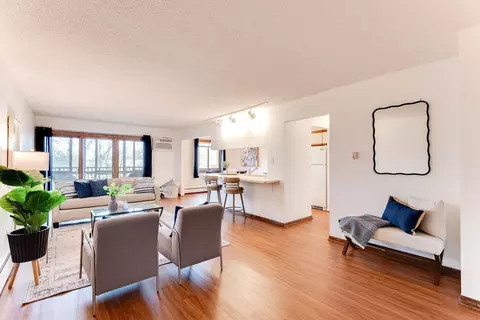 2690 Oxford St N #251, Roseville, MN 55113