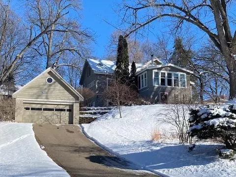5437 Halifax Ln, Edina, MN 55424
