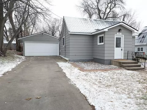 205 Minnesota St W, Cannon Falls, MN 55009