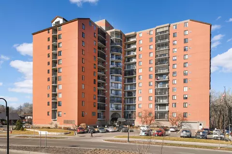 6500 Woodlake Dr #309, Richfield, MN 55423
