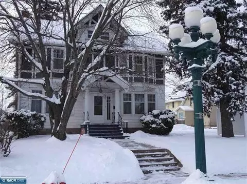 1011 S 5th Ave, Virginia, MN 55792