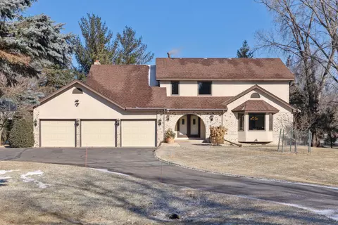 5 Donbush Rd, North Oaks, MN 55127