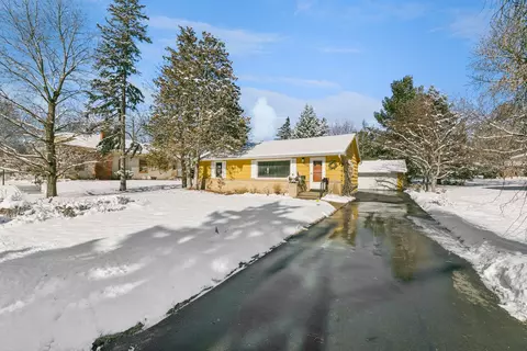 4806 33rd Ave N, Golden Valley, MN 55422