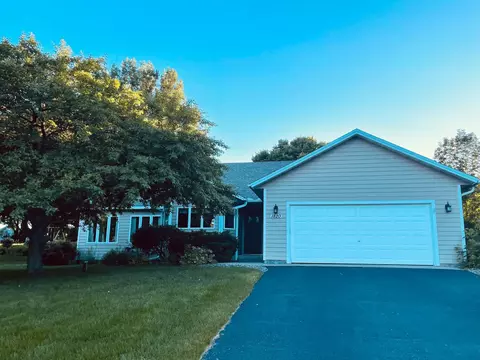 1820 Danielle Dr, Saint Cloud, MN 56301