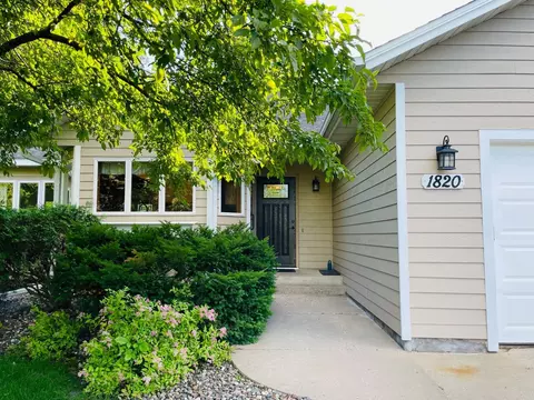1820 Danielle Dr, Saint Cloud, MN 56301 photo 2