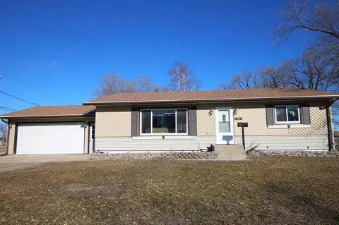 103 Dakota Ave SW, Staples, MN 56479