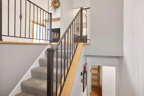 310 River Woods Ln, Burnsville, MN 55337