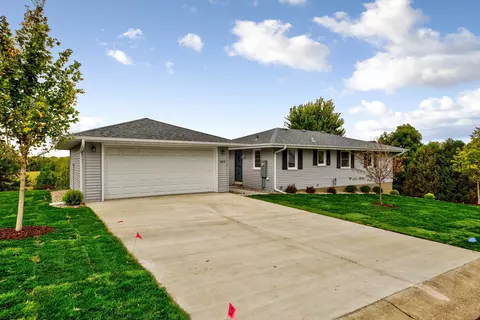 403 Sidney St W, Morristown, MN 55052