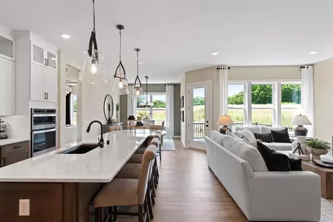 1046 Moers, Chaska, MN 55318