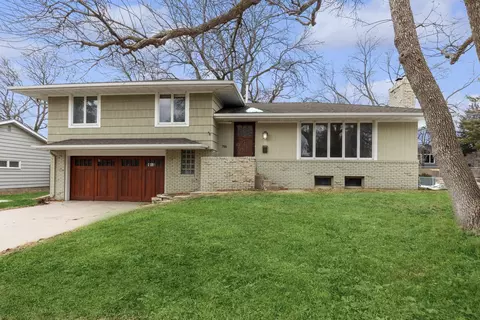 7116 Heatherton Trl, Edina, MN 55435