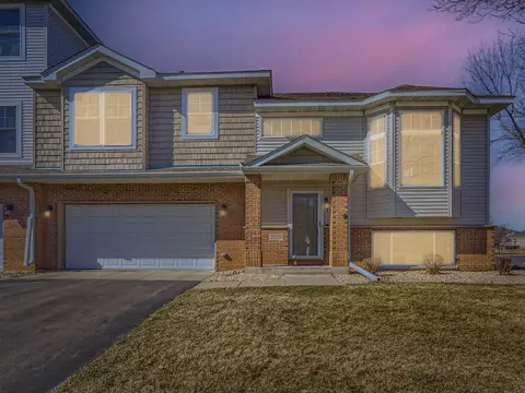 20125 Holister Ln, Lakeville, MN 55044