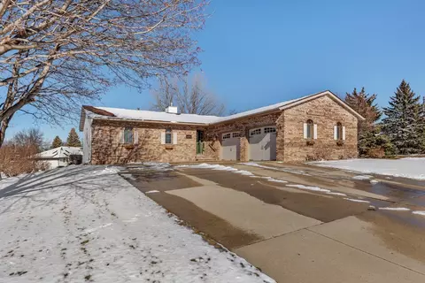 1494 E Rose St, Owatonna, MN 55060