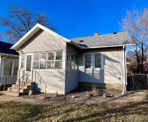 1503 Wynne Ave, Saint Paul, MN 55108