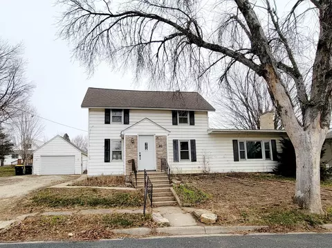 20 4th St SW, Harmony, MN 55939