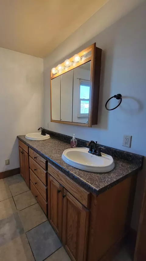Bath - 20 4th St SW, Harmony, MN 55939 photo 2 of 5