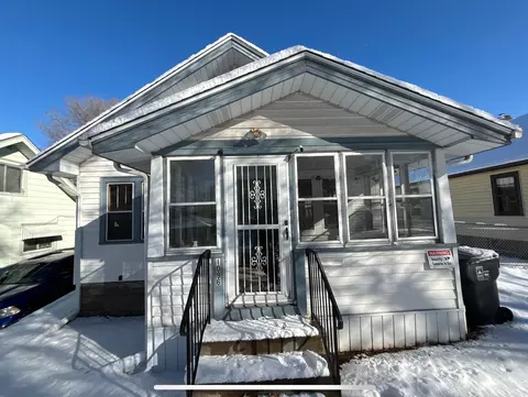 1096 Arundel St, Saint Paul, MN 55117