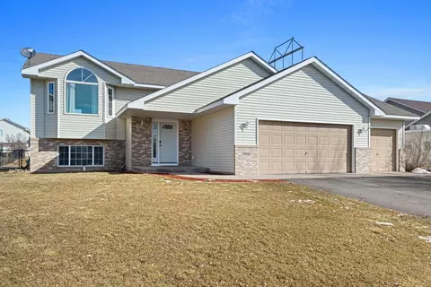 9968 Weston Dr, Monticello, MN 55362