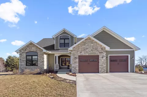 31678 Chestnut Ct, Lake City, MN 55041