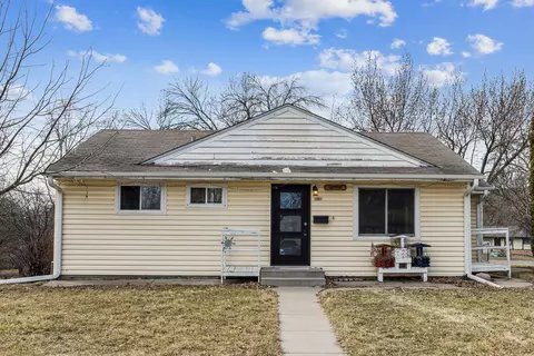 5801 Rhode Island Ave N, Crystal, MN 55428