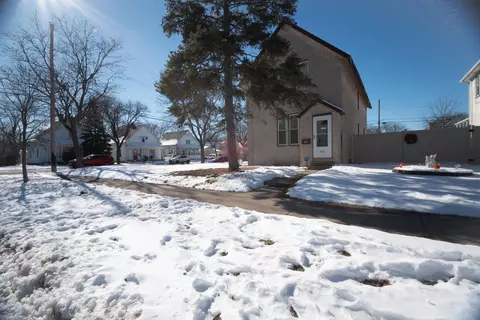 2302 7th St NE, Minneapolis, MN 55418